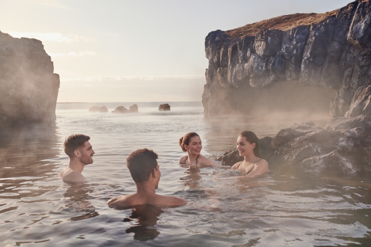 Bains géothermiques en Islande.